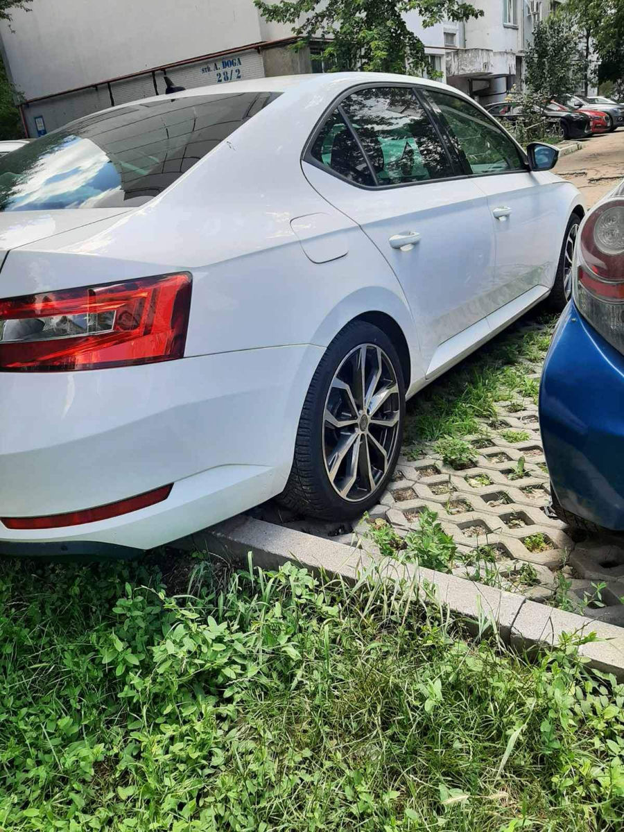 Skoda Superb foto 4