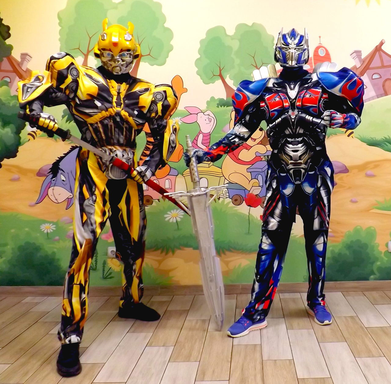 Chirie costume:WiniePooh, Tigra, Miky si Mini Mouse, Iepuras, Minion, Testoasa Ninja, Unicorn, Panda foto 9