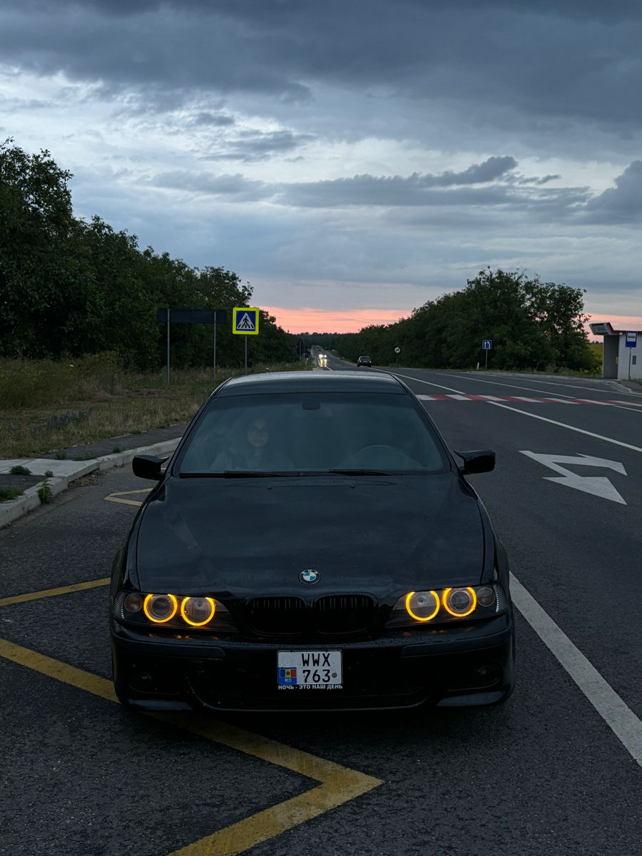 BMW 5 Series foto 1