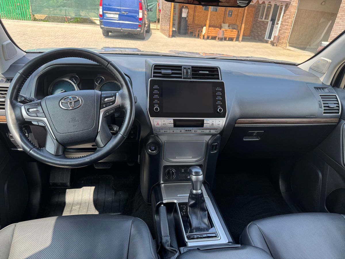 Toyota Land Cruiser Prado фото 4