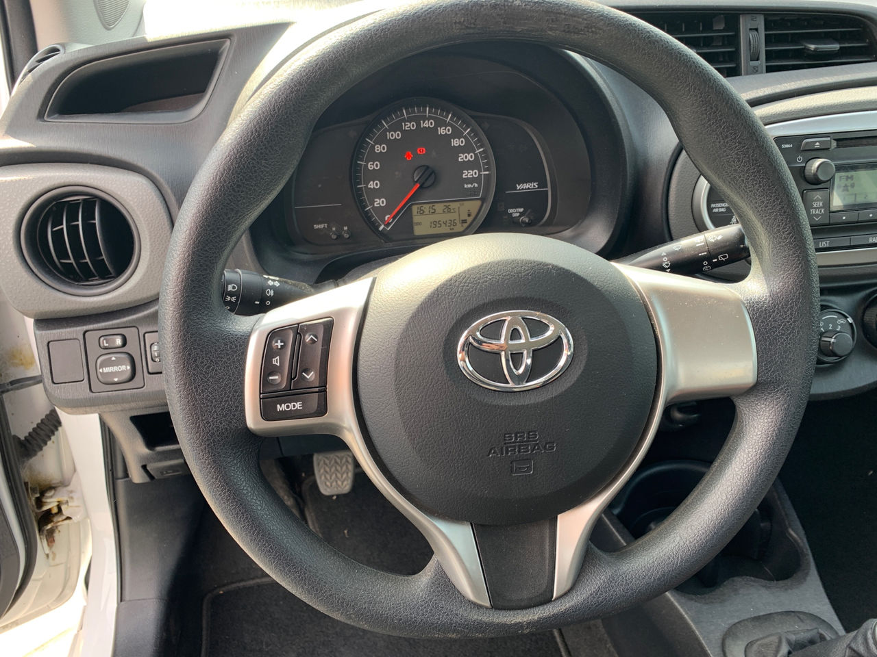 Toyota Yaris foto 10