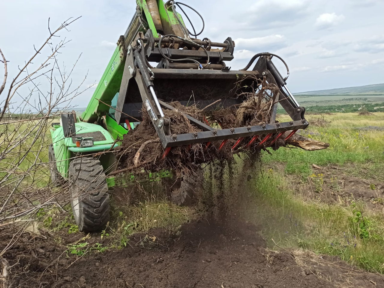 Вилы гидравлические для Merlo foto 5