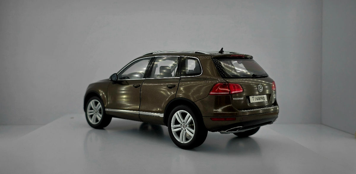 Volkswagen Touareg 1:18 foto 3