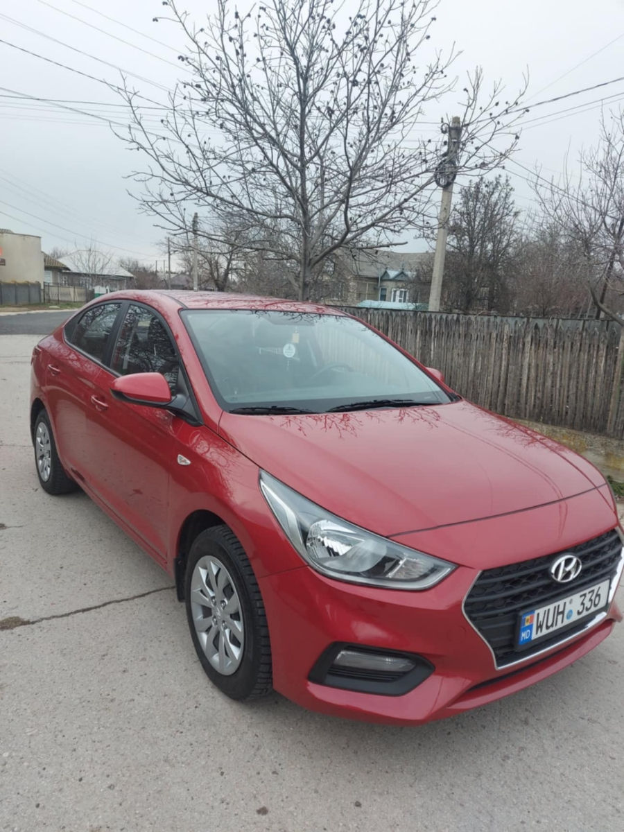 Hyundai Accent foto 1