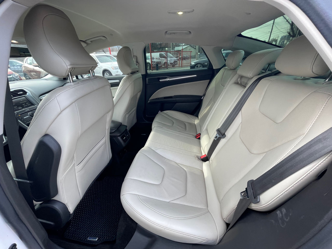 Ford Fusion foto 11