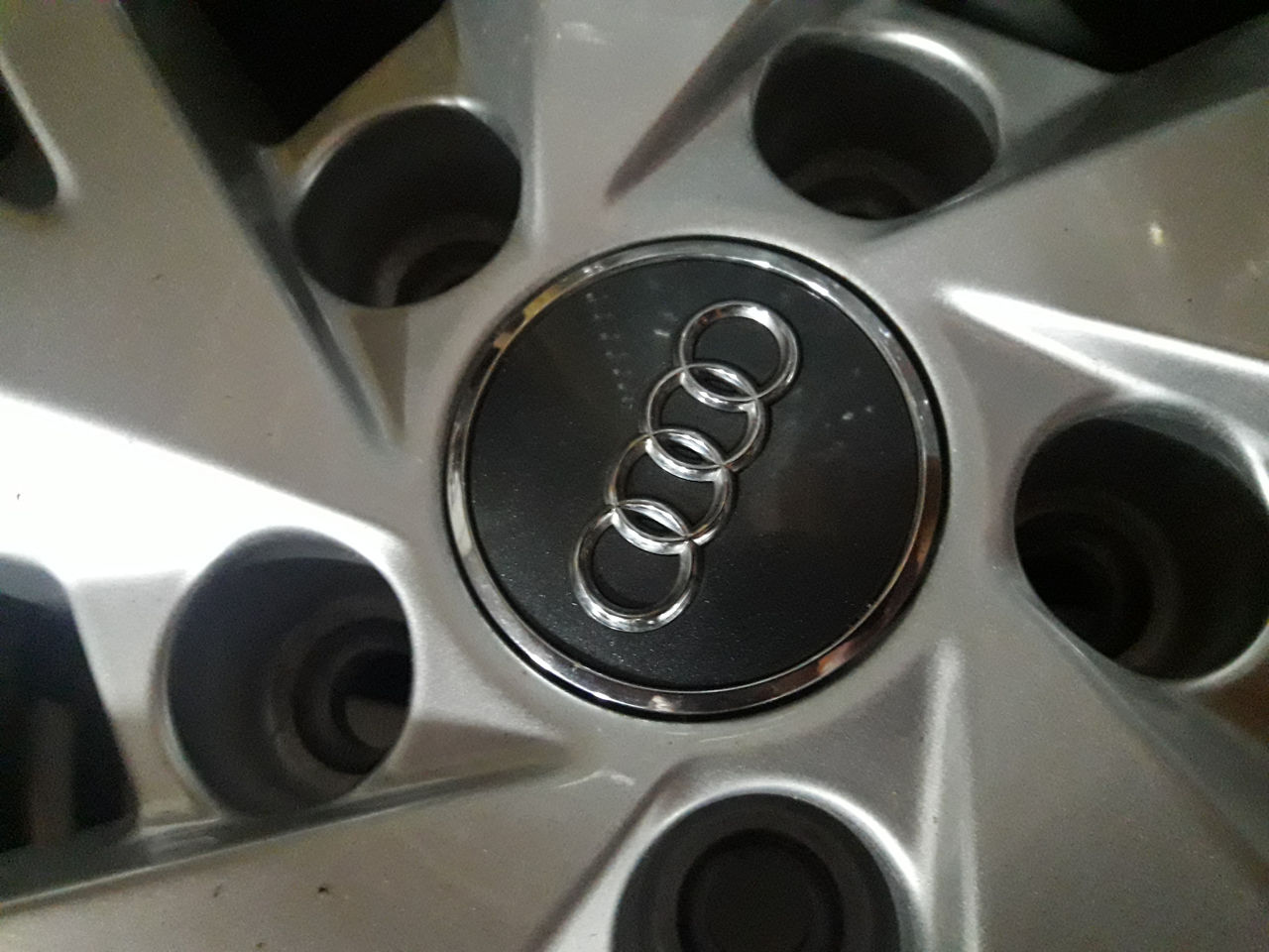 Jante cu  cauciucuri M+S  215/55r17 pentru audi Q2  ; volkswagen; scoda 2buc !!! foto 8