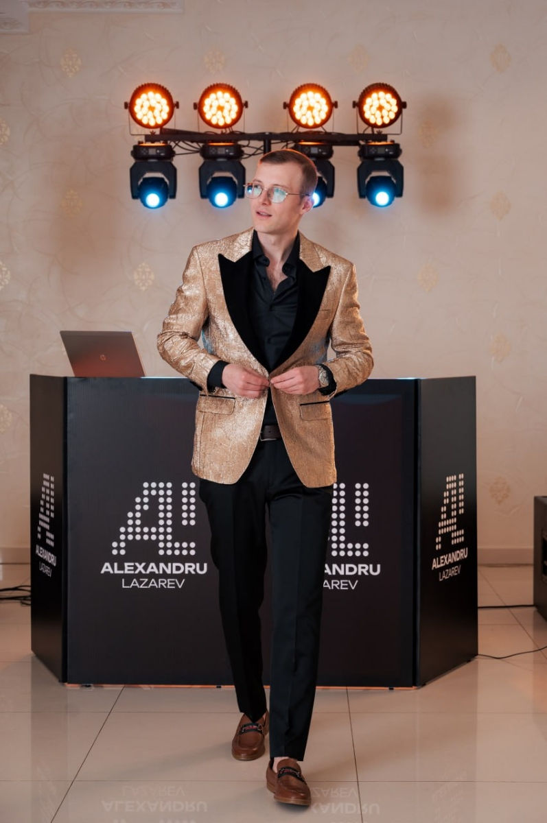 Moderator, Interpret, DJ foto 1