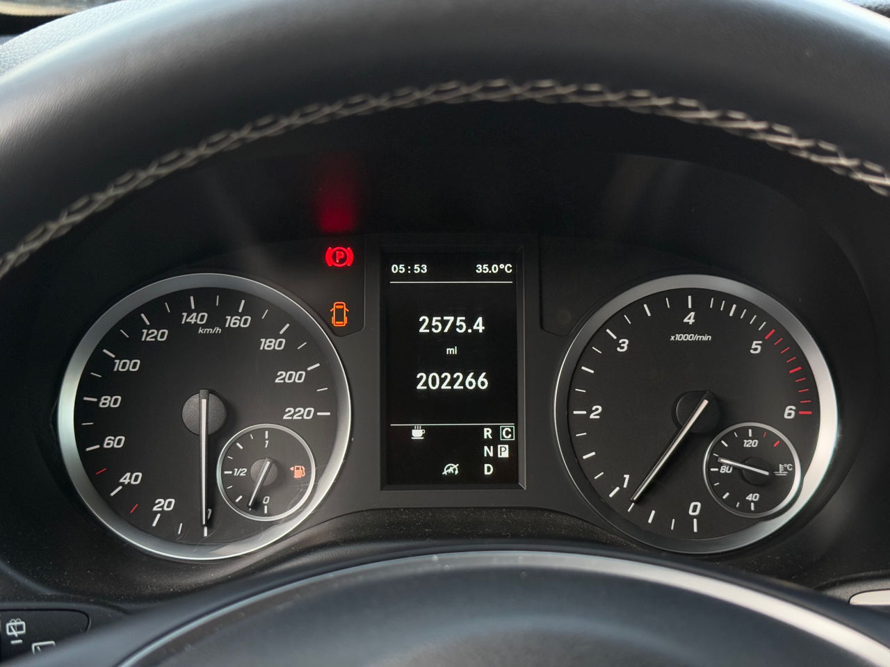 Mercedes Vito 5 locuri фото 10