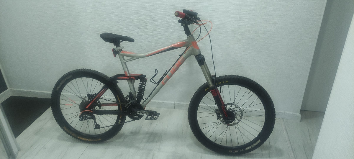 Cube 21 Bicicletă Cube Fritzz HPA 180 mm
