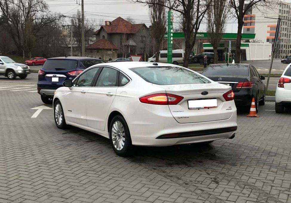 Ford Fusion - Chirie Auto - Авто Прокат - Rent a Car foto 3