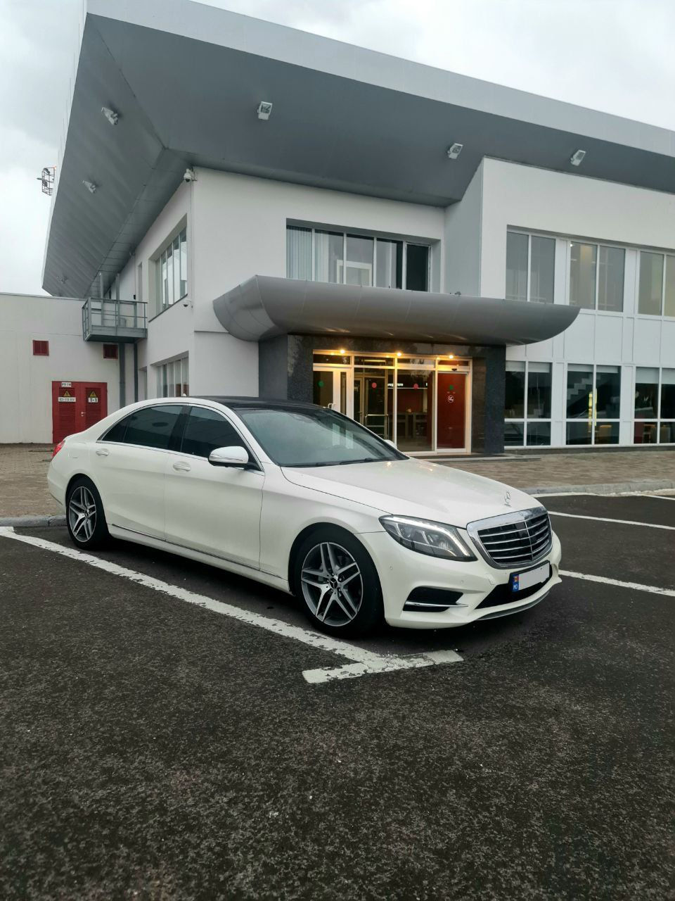 VIP Transport Mercedes Benz S Class Long w222 foto 1