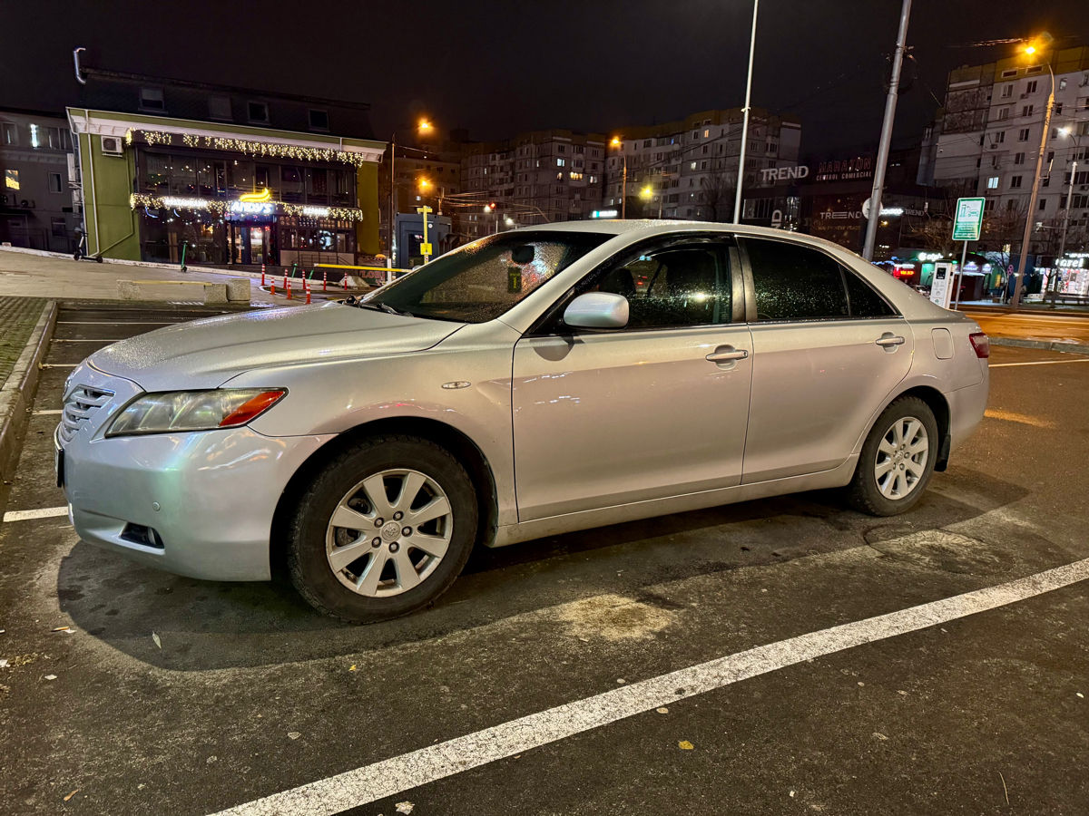 Toyota Camry foto 2