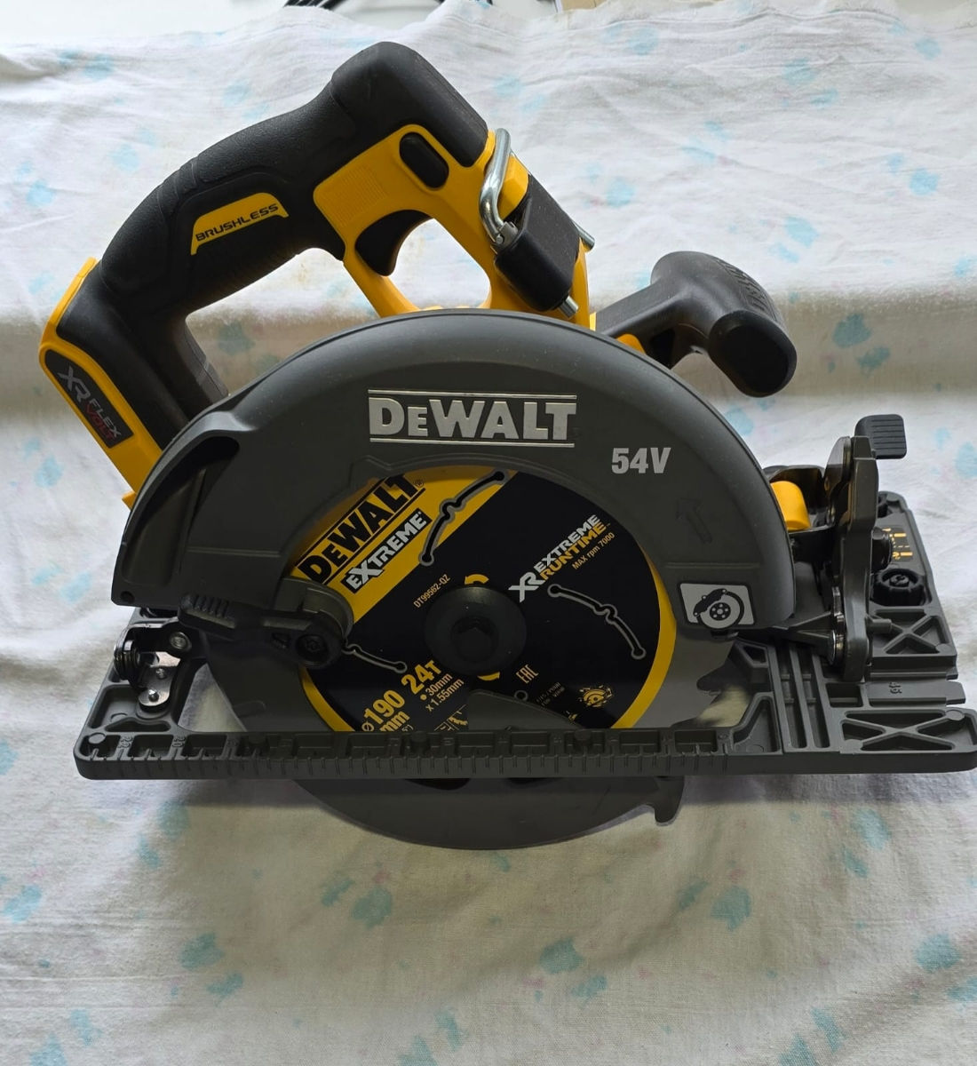 Dewalt DCS579 (ferăstrău circular cu acumulator) foto 0