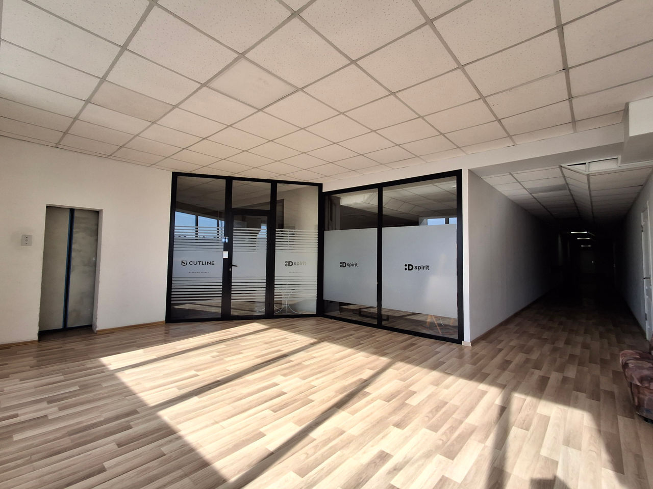40 m2.  Oficiu in apropiere de CC Zity Mall, Fourchette, CC Zorile. foto 3