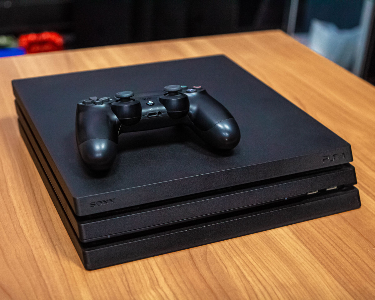 Продаю PlayStation pro 4