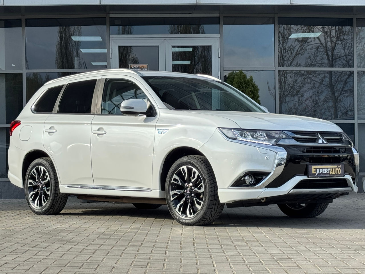 Mitsubishi Outlander — фото 3