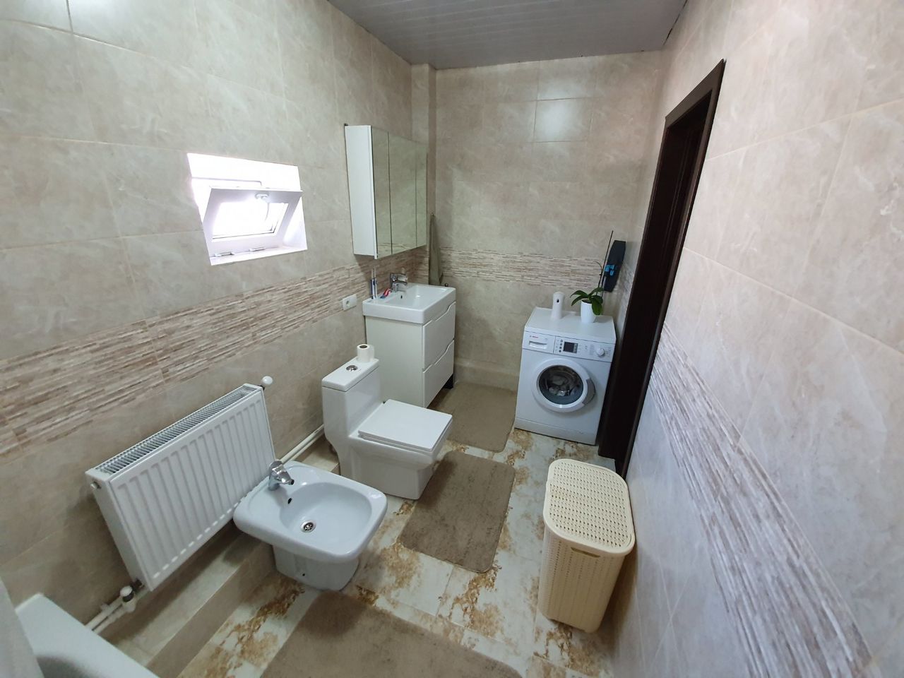 Casa  cu  servis  auto foto 2