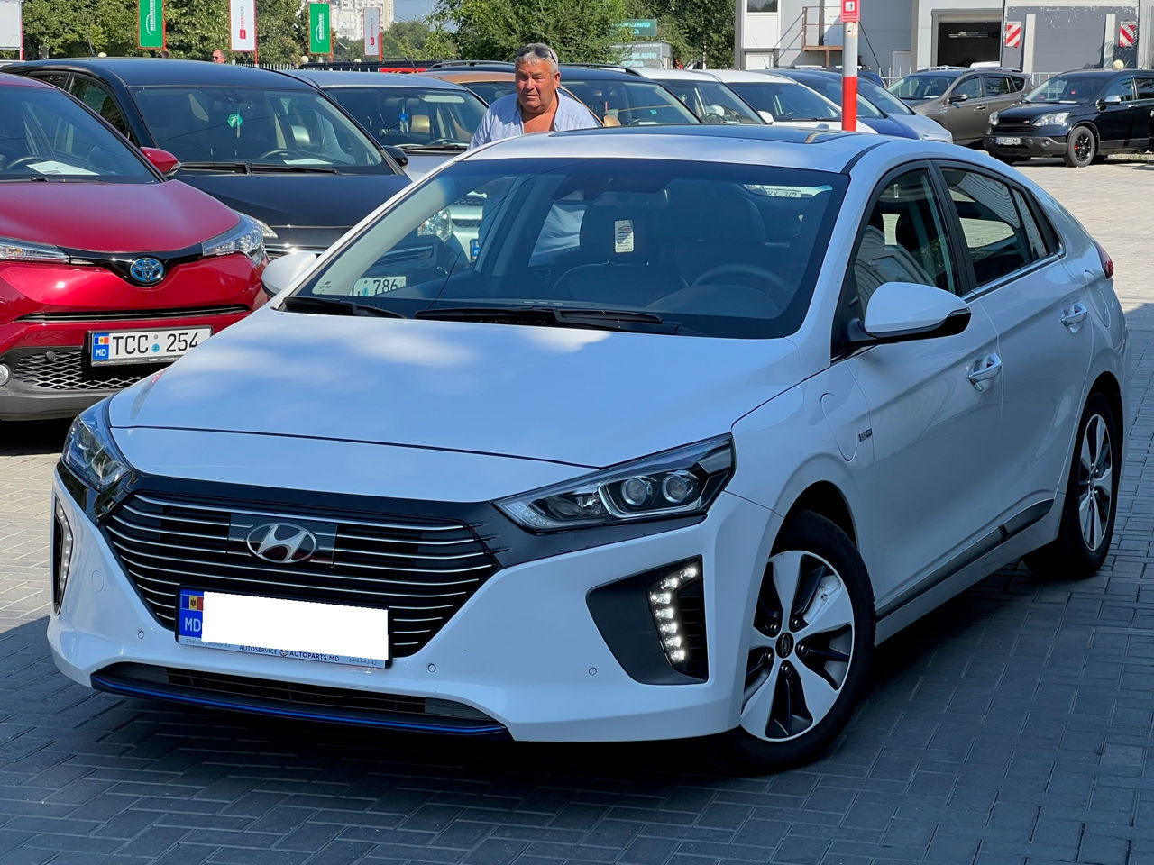 Hyundai IONIQ foto 2