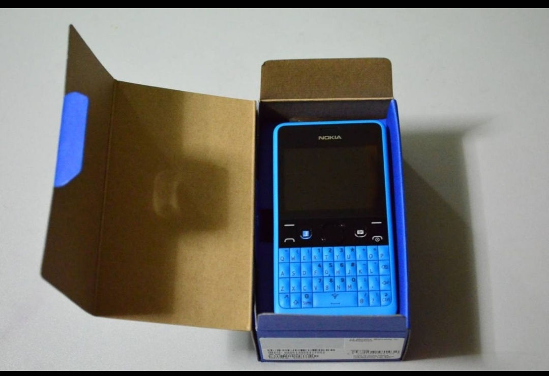 Nokia Asha 210