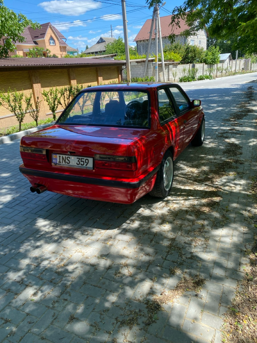 BMW 3 Series фото 6