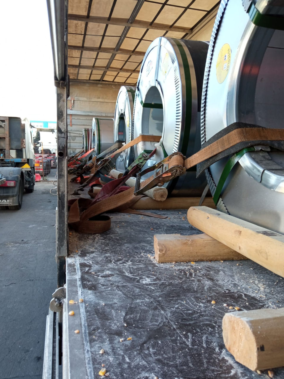Vand semiremorca basculabila cereale foto 2