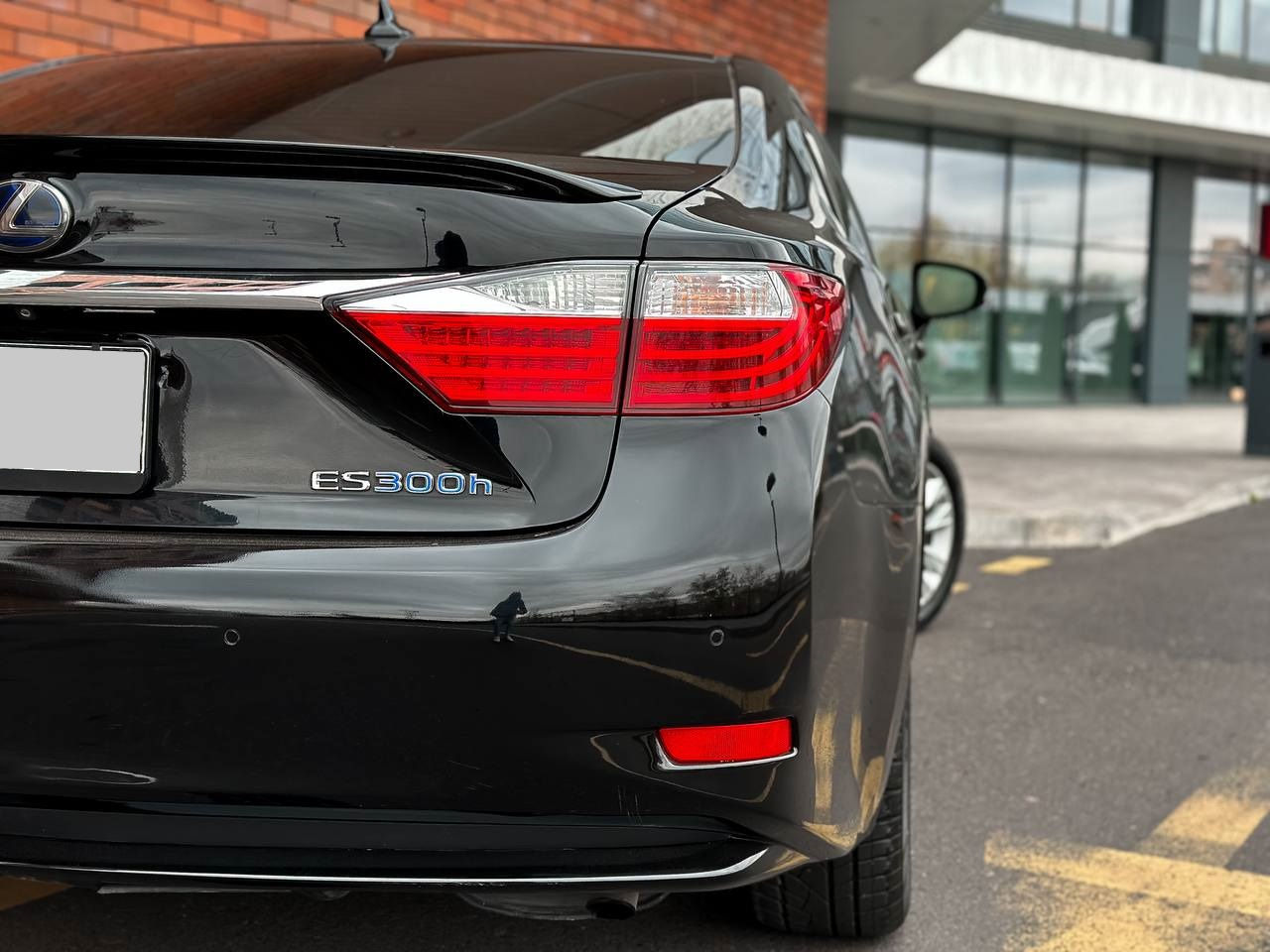 Lexus ES300h - Chirie Auto - Авто Прокат - Rent a Car foto 4
