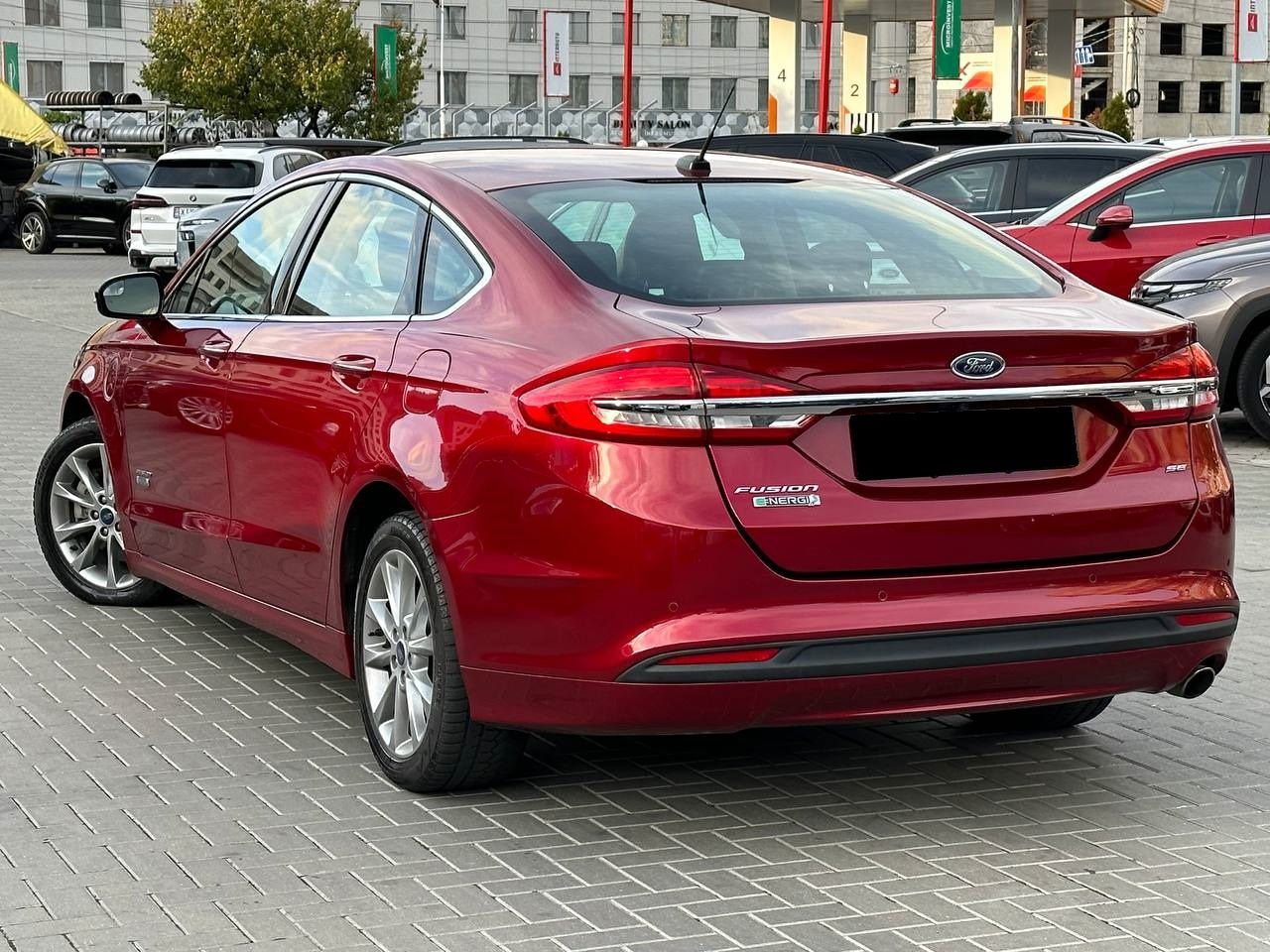 Ford Fusion foto 2