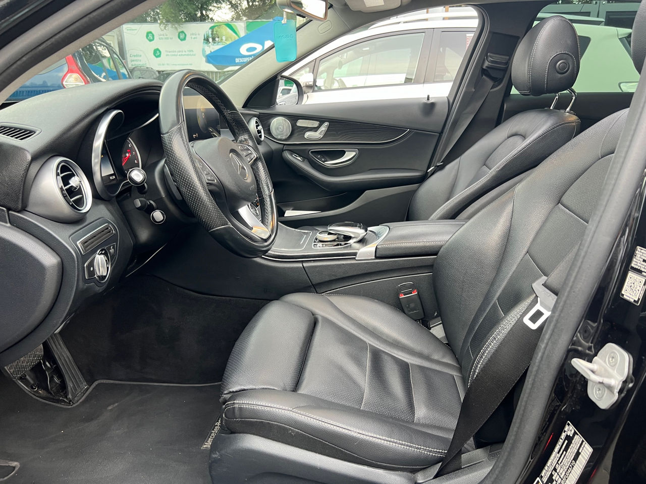 Mercedes C-Class foto 6