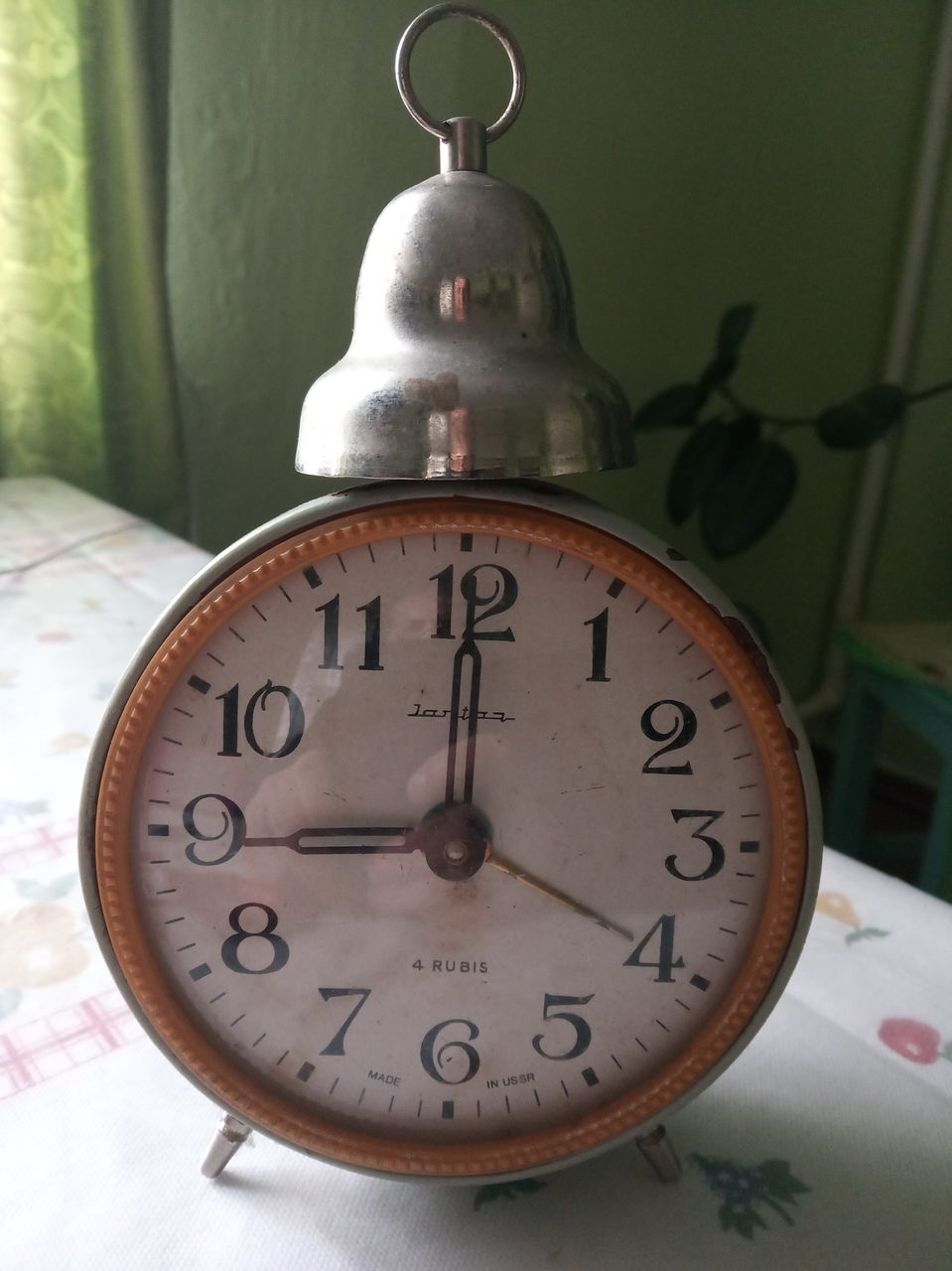 Часы будильник