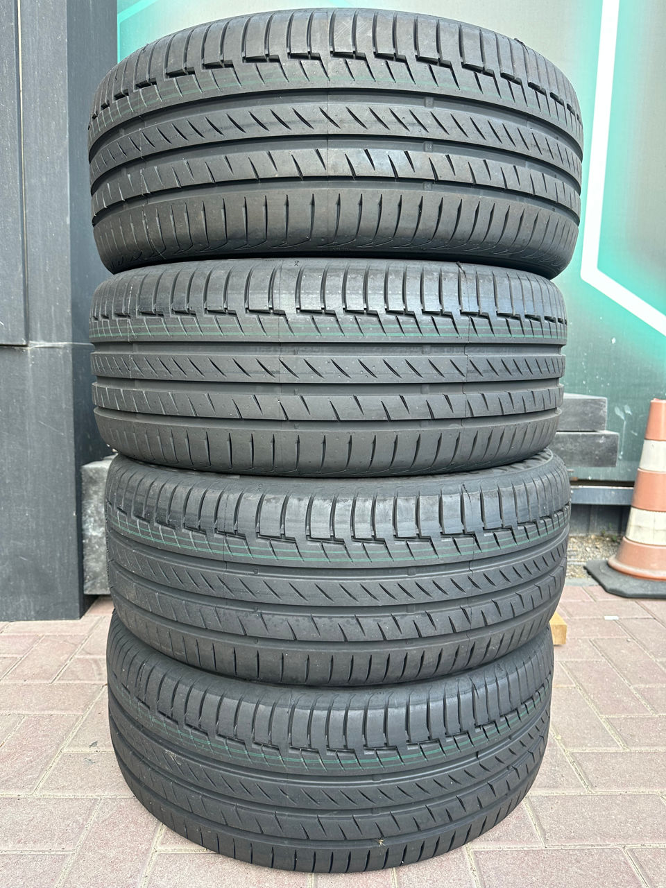 235/50 R19 Continental Noi 2024 foto 0