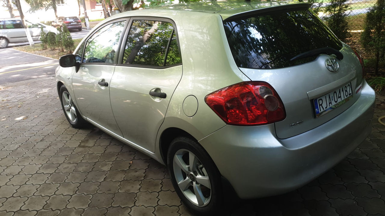 Toyota Auris foto 8