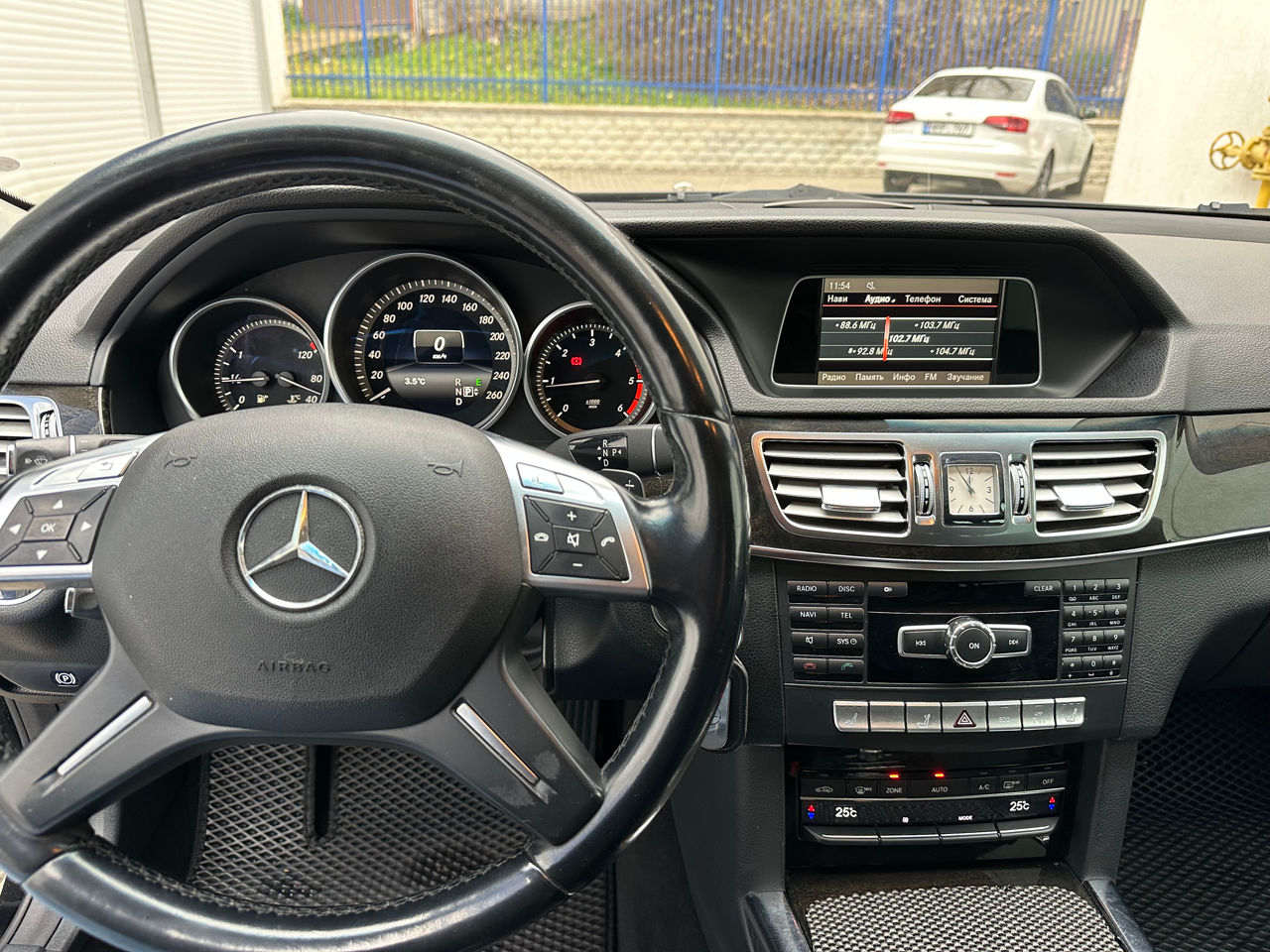 Mercedes E-Class foto 5