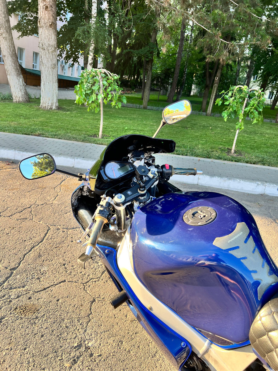 Suzuki GSX-R 600 A2 foto 2