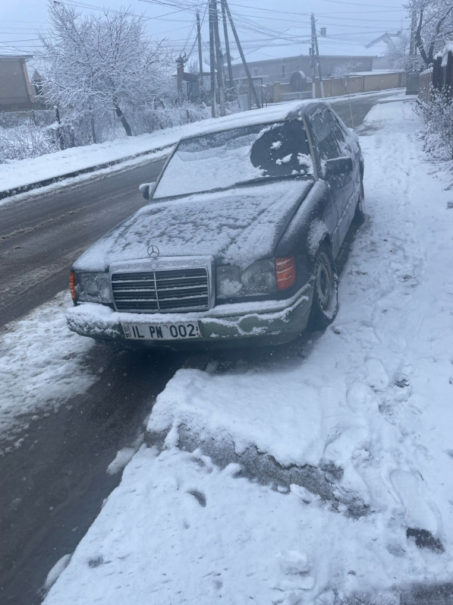 Mercedes E-Class 1990 г. с пробегом 400000 км, Дизель, 2500 €