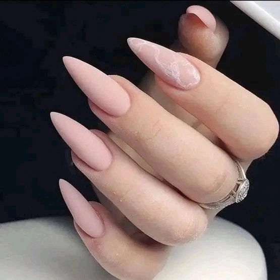 Маникюр и педикюр фото 1