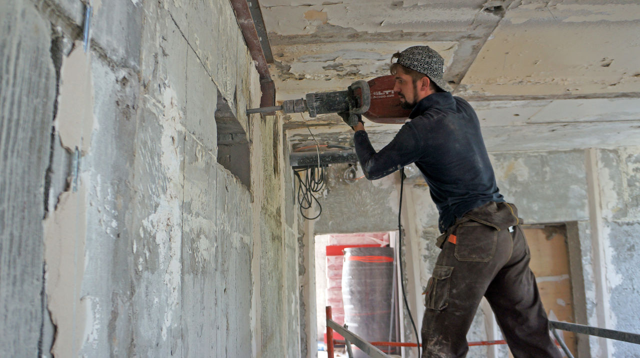 Демонтаж перегородки из пвх