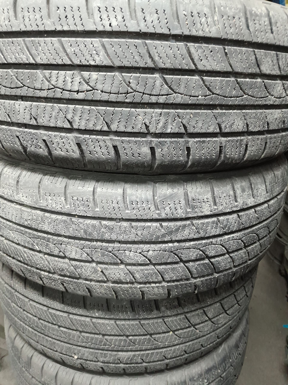 235/60 R18 4bucati 70% M+S foto 0