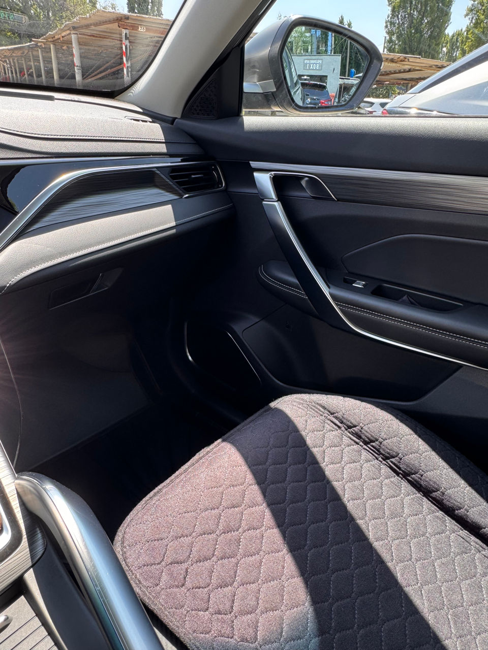 Geely Atlas Pro foto 7