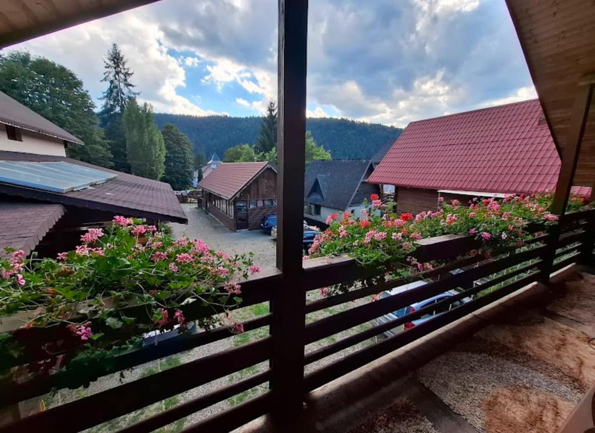 Pensiune de vânzare în Durău, România  foto 3
