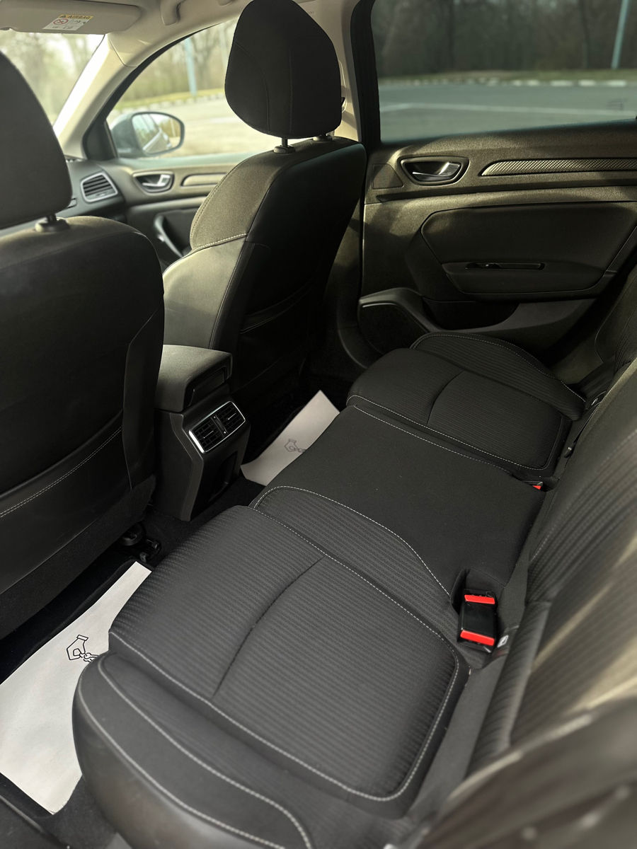 Renault Megane фото 6