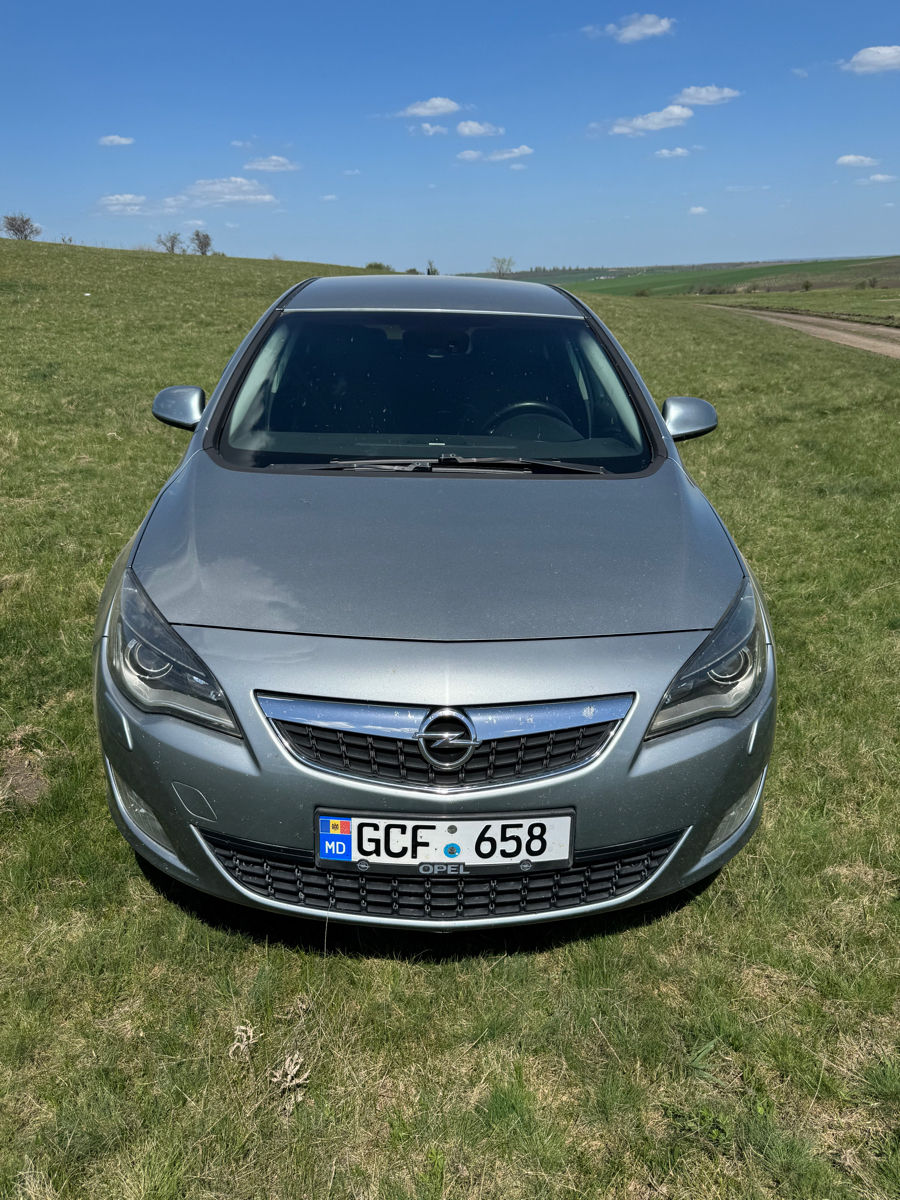 Opel Astra фото 0