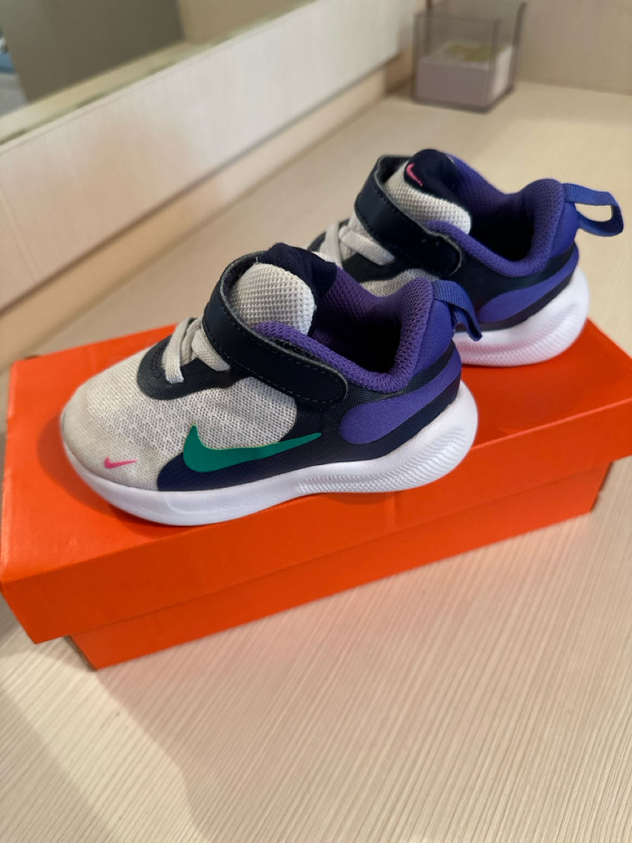 Ghetute Nike unisex originale, marimea 22, talpa max 14 cm foto 2
