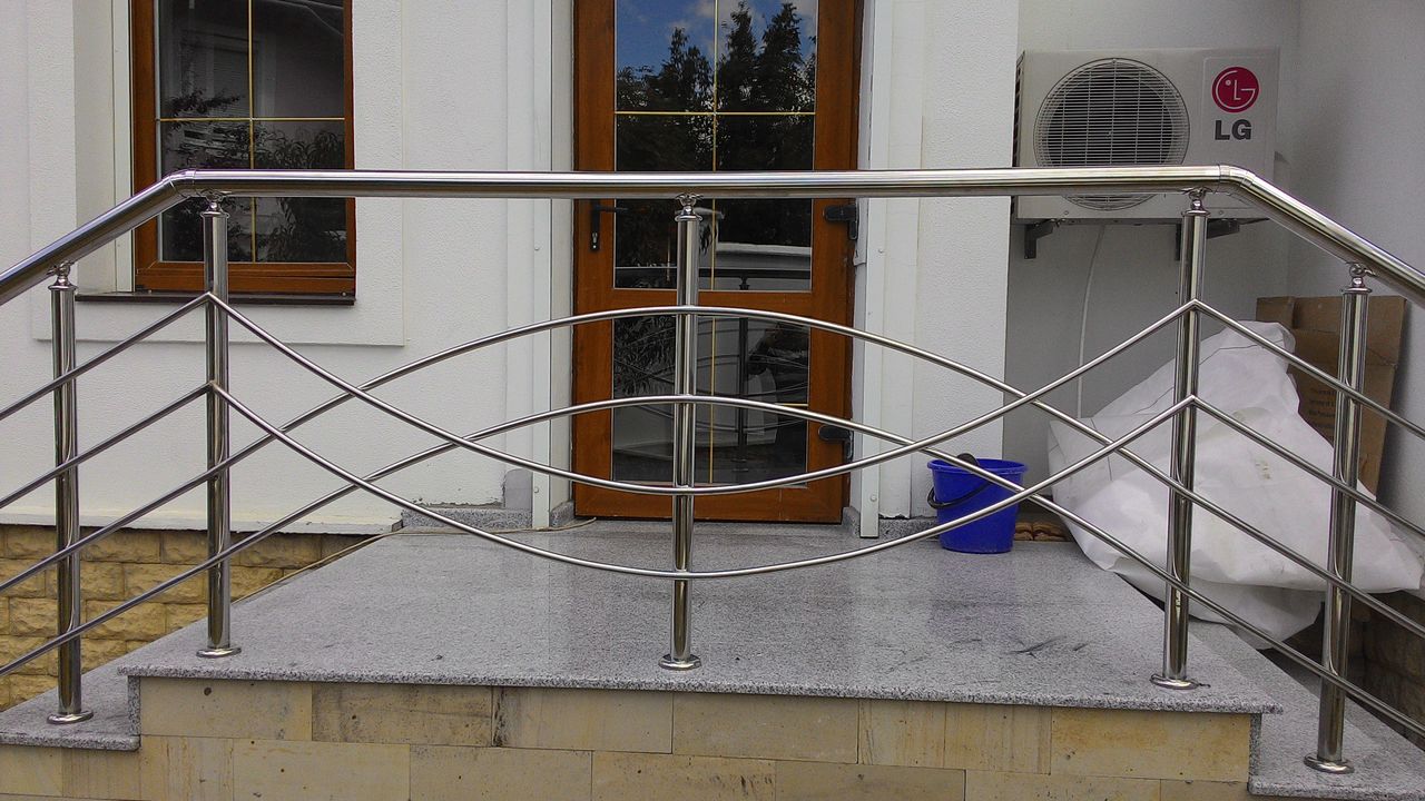 Перила из нержавейки , стекла и плексиглас  !!!  Balustade din Inox , Sticla , Plexiglas foto 2