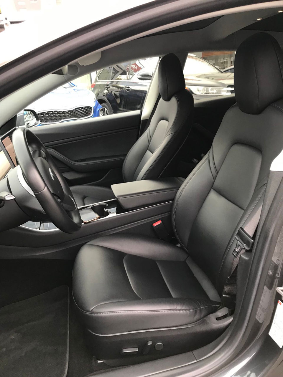 Tesla Model 3 foto 7