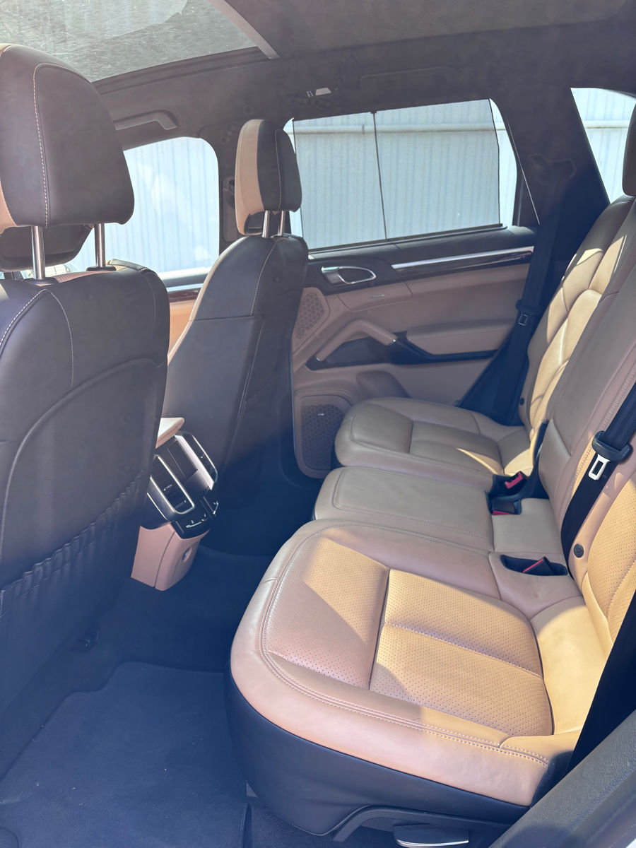 Porsche Cayenne foto 8