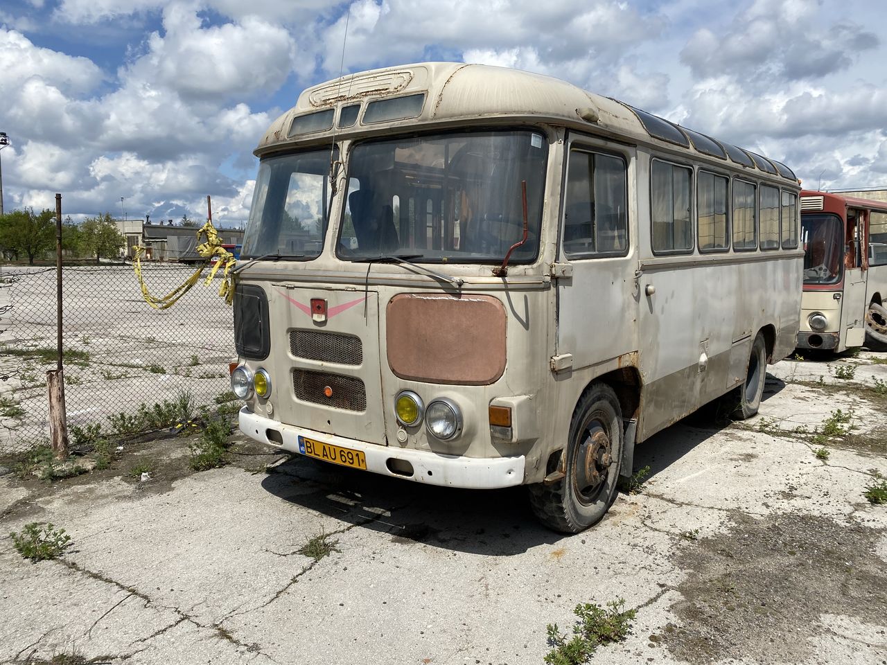 15 автобусов на продажу в Бельцах. По цене от 690 евро и в сто раз больше фото 1