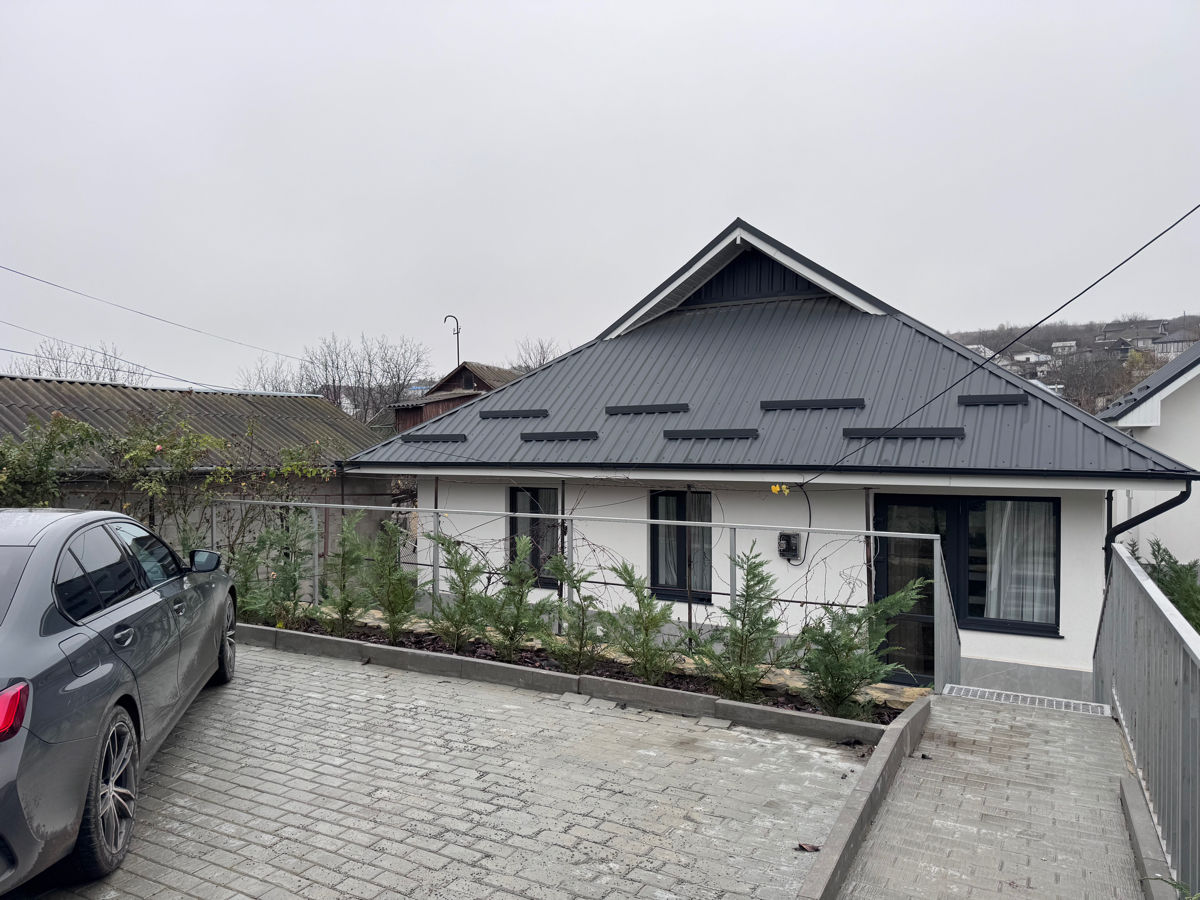 Cu reparație . Teren 5 ari