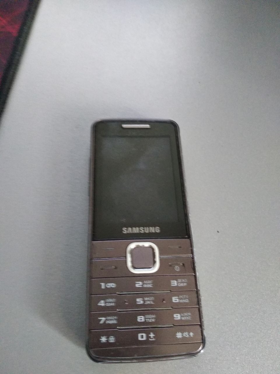 продам мобильный телефон samsung gt 5610