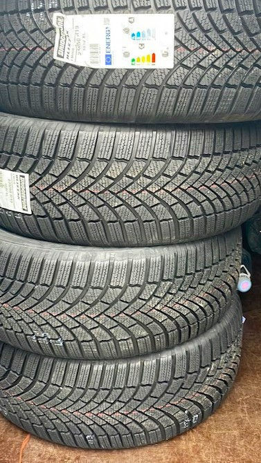 235 50 r19 Bridgestone Blizzak LM005