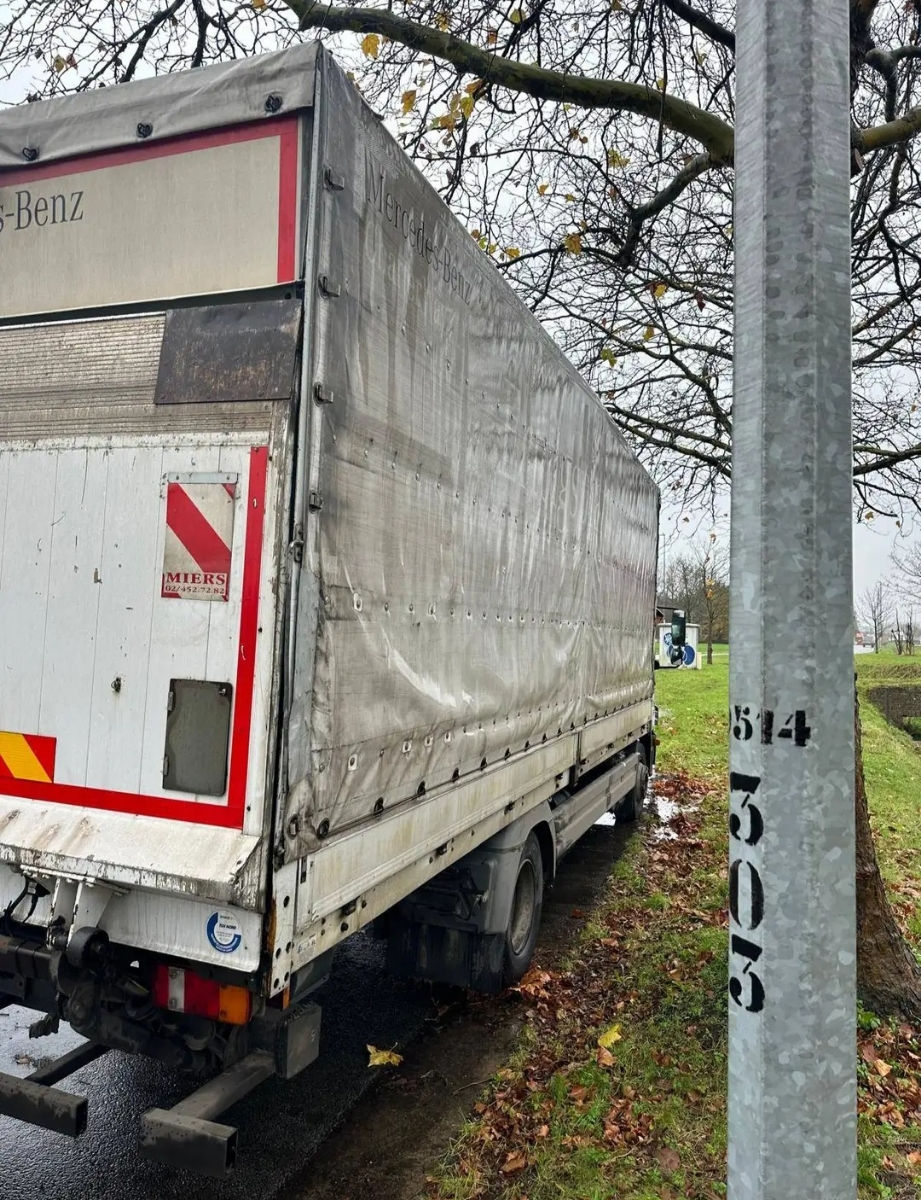 Mercedes Atego 1224 foto 3